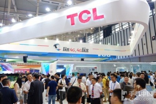 千元全網(wǎng)通4G手機(jī) TCL P606L天翼展發(fā)布
