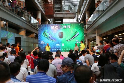 小米聯(lián)手李寧打造智能跑鞋 續(xù)航超長(zhǎng)一年不用換鞋