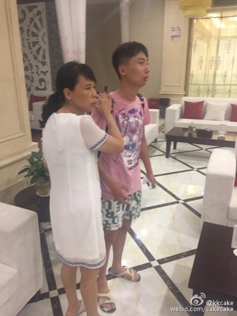 視頻：女子被攪入手扶電梯身亡 太慘了！