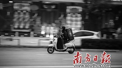 網(wǎng)絡(luò)公司拼“外賣” ;即時配送成競爭焦點