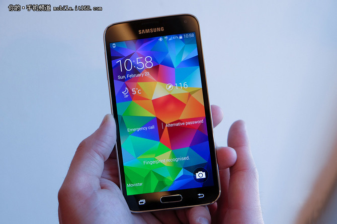 HTC One M9+是HTC在今年上半年針對大陸市場特別推出了旗艦機型，相比于M9，HTC One M9+加入了指紋識別功能，并且采用了更大尺寸的2K分辨率屏幕。同時也延續(xù)了HTC One M8經典的全金屬一體成型機身以及后置雙攝像頭。現在我們發(fā)現這款上市價格高達4999元的手機直降兩千五，在國美在線僅售2489元!有打算購入M9+的小伙伴一定要抓住這次機會哦!