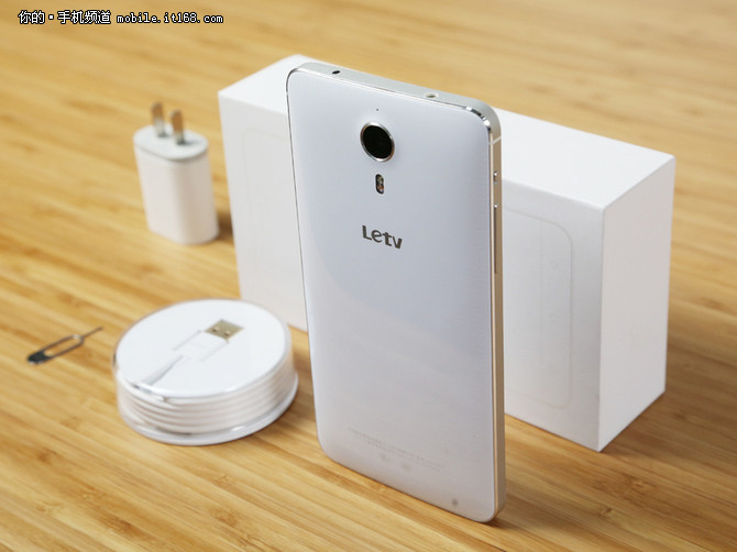 延續(xù)雙11優(yōu)惠 樂(lè)視手機(jī)1底價(jià)現(xiàn)貨999元