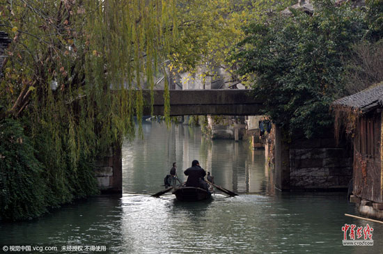 浙江省桐鄉(xiāng)市烏鎮(zhèn)西柵景區(qū)長街宴。(圖片作者：王子瑞)
