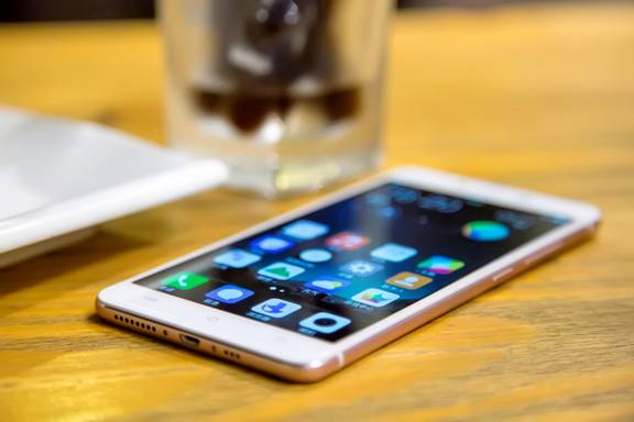 詮釋更強(qiáng)更快 夠快才暢快vivo X6Plus熱賣 