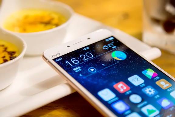 詮釋更強(qiáng)更快 夠快才暢快vivo X6Plus熱賣 