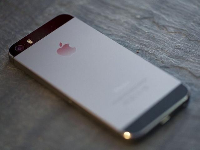 iPhone 6c配置再曝光 或?qū)⒃龃箅姵厝萘?