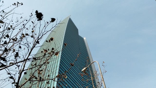 尖Phone:中興AXON天機MAX戰(zhàn)iPhone 6sP 