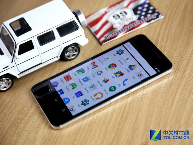 Android設(shè)計(jì)主管吐槽<a href=/pc/ios/ target=_blank class=infotextkey>iOS</a>界面設(shè)計(jì)過(guò)時(shí)了 