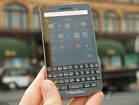  黑莓P9983今日報價7267元 經(jīng)典外觀設計