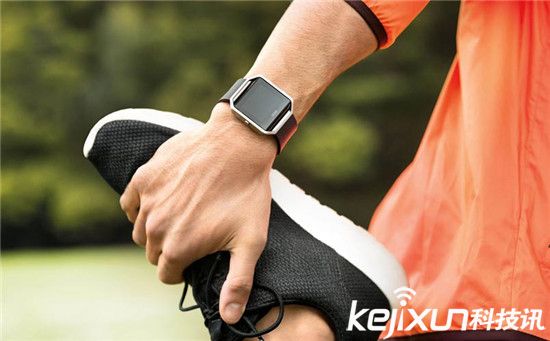 fitbit在CES上發(fā)布新產(chǎn)品：表帶表框都能換！