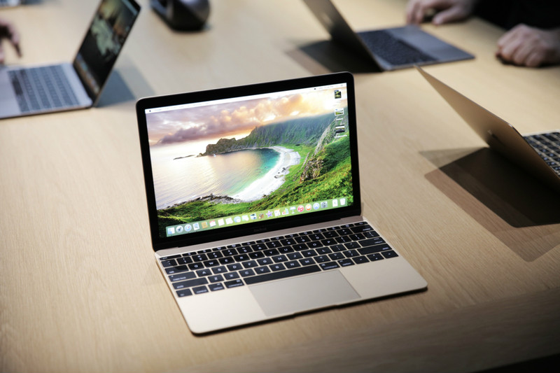 據(jù)傳蘋果會在2016年的WWDC大會上更新旗下的Macbook Air產(chǎn)品線，極有可能發(fā)布全新的15寸MacBook Air并砍掉現(xiàn)售的11寸版本，以應(yīng)對PC市場上性能日益強(qiáng)大的超極本。
