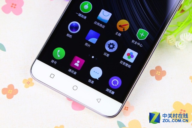 大神Note3高配版搭载了MT6753八核64位处理器，主频1.3GHz；运行内存方面达到了3GB，大神Note3高配版配备了5.5英寸豪情屏幕，以及1300万像素摄像头。同时全新升级的大神Note3高配版还拥有强大的隐私安全防护能力，而该机的售价仍为899元，性价比十分突出。