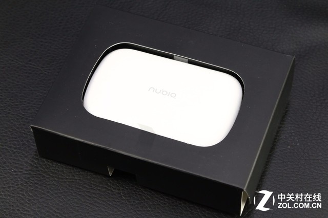 nubia MIFI支持移动/联通/电信全网通。搭载了高通MDM9625处理器，上行50Mbps、下行150Mbps，具有功耗更低、更强抗扰、更快响应、更灵敏变频等特点。