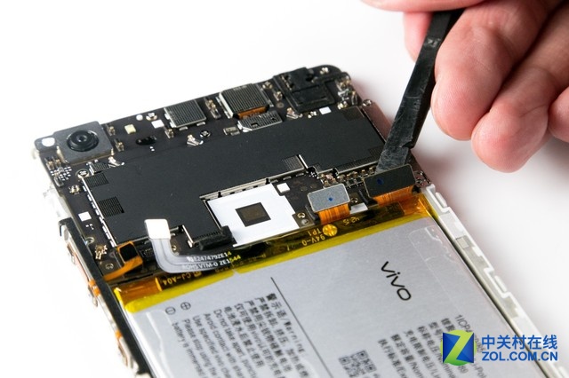 防水防塵性能優(yōu)異 vivoX6plus拆解圖賞