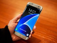 三星Galaxy S7 Edge真機(jī)圖賞 豐富曲面功能