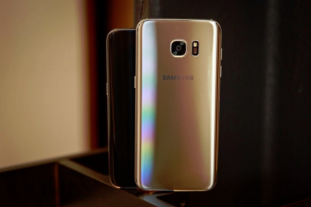 丰富曲面功能 三星Galaxy S7 Edge真机图赏