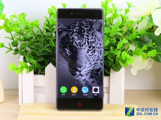 無邊框＋驍龍810 nubia Z9京東開啟預(yù)售 