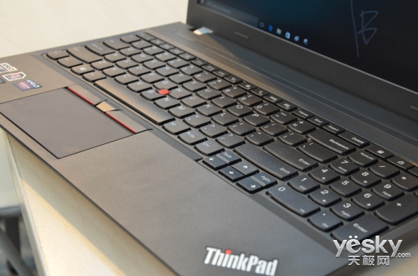 看AMD打造影音新時(shí)代！ThinkPad E565評測