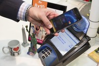 谷歌支付來(lái)回折騰:用戶僅為蘋(píng)果支付一半