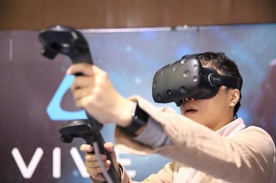 HTC Vive也能玩Steam游戲了