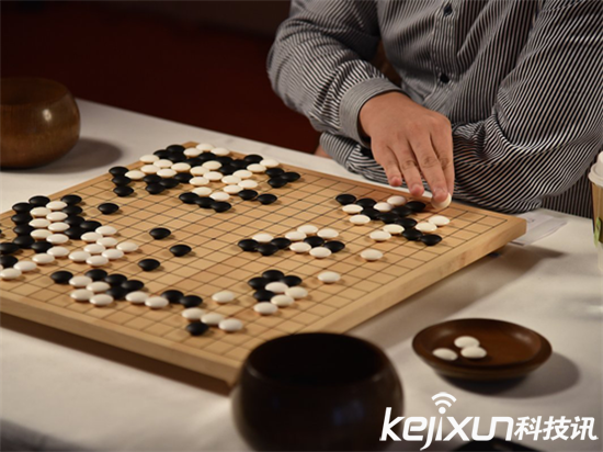 阿爾法狗不足懼：人類有一樣?xùn)|西程序替代不了！