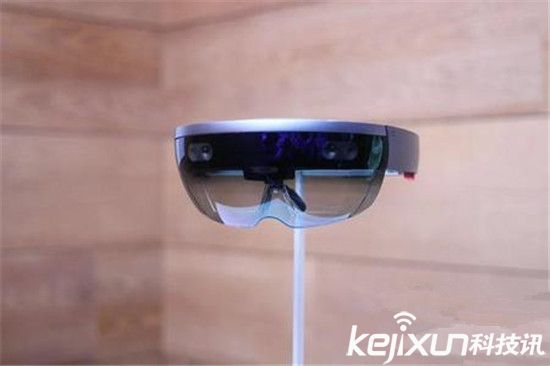 微軟HoloLens讓人失望：發(fā)熱嚴(yán)重而且戴著不舒服