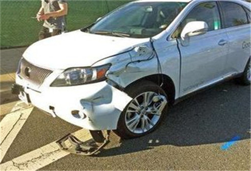 谷歌汽車肇事遭打臉 無人駕駛真的可靠嗎？