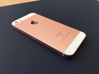 用6折价格买6s八折体验 iPhone SE现场评测