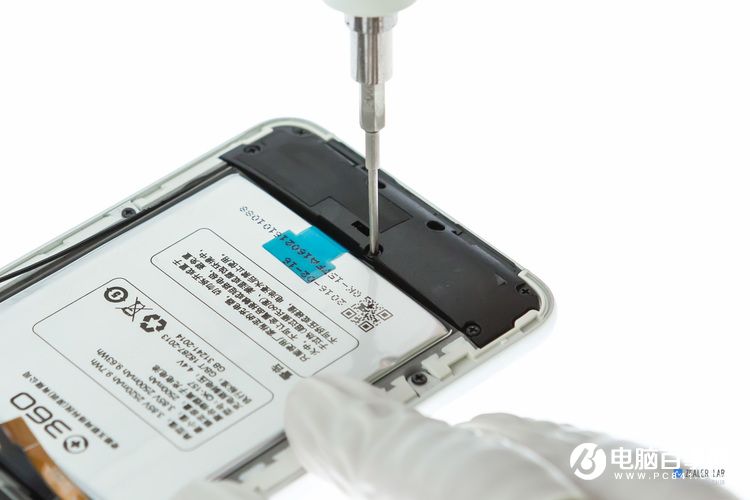 360手機F4做工如何？360手機F4拆機圖解評測