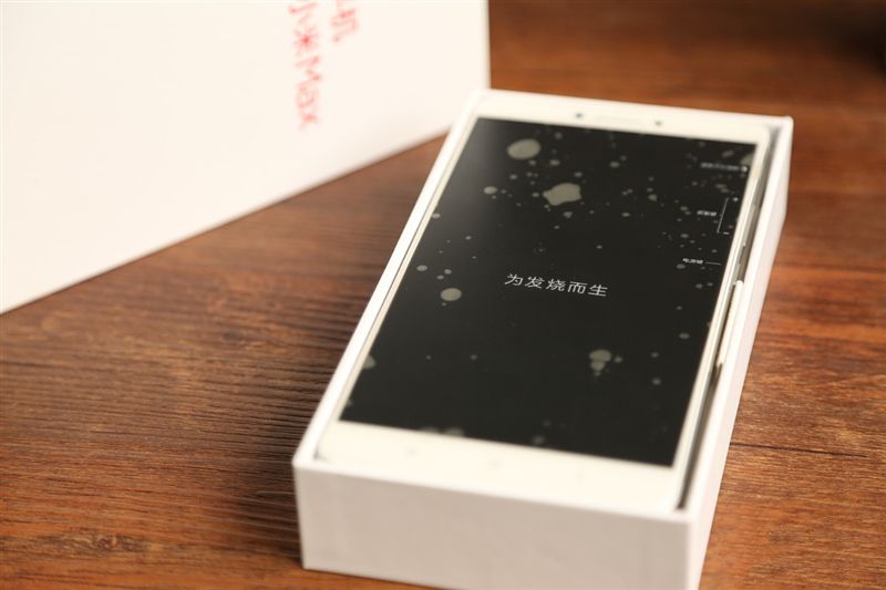 6.44寸黄金大屏！小米Max深度评测：续航惊人