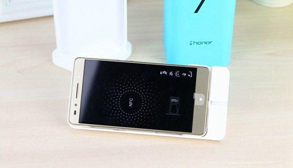顏值PK 華為G9青春版和榮耀7外觀對(duì)比