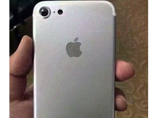 蘋(píng)果iPhone 7后殼曝光 雙鏡頭是真沒(méi)了