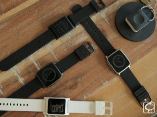Pebble智能手表可追踪心率  智能纽扣内置GPS