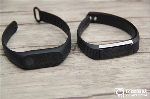 價(jià)格差5倍買(mǎi)誰(shuí)？小米手環(huán)2對(duì)比Fitbit Alta