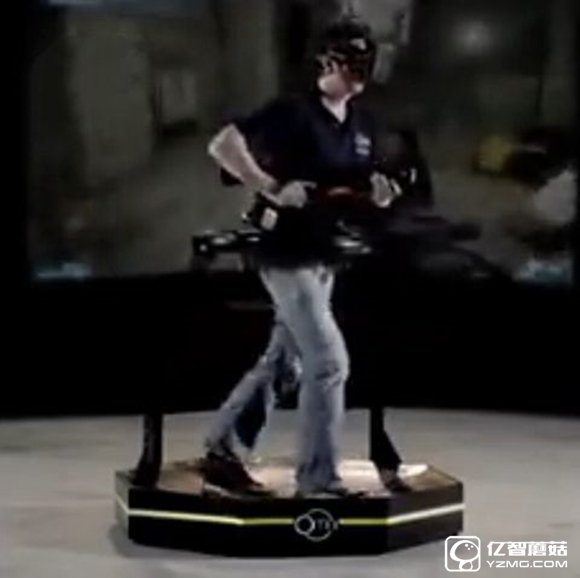 VR跑步機(jī)現(xiàn)場體驗：虛擬現(xiàn)實頭盔最佳拍檔