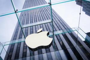 iPhone為何在中國(guó)賣(mài)不動(dòng)了？?jī)蓮?qiáng)爭(zhēng)霸變?nèi)龂?guó)殺