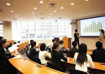外企員工咆哮：我不是白領(lǐng) 我只是PPT民工