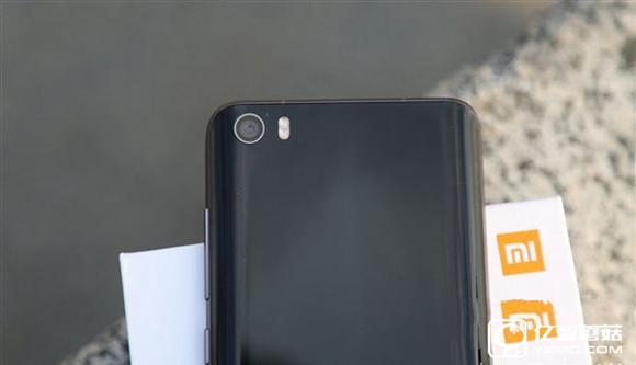 努比亞Z11和小米5哪個好 小米5與nubia Z11區(qū)別對比