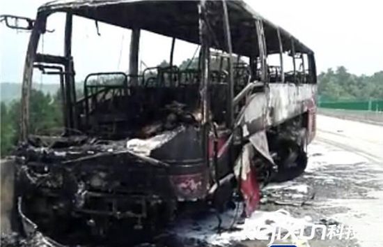 大巴起火致30人遇難 智能大巴車或許成未來(lái)首選