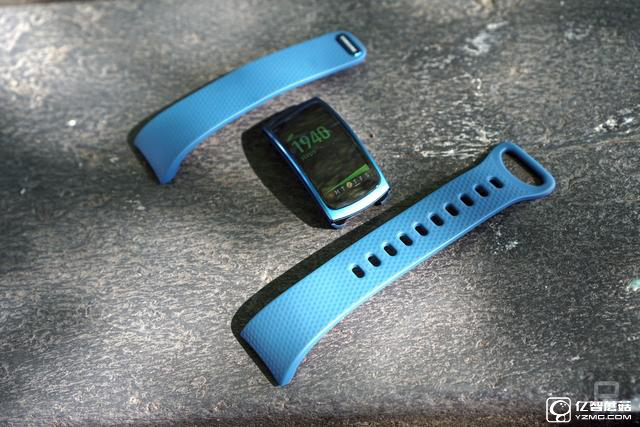 三星Gear Fit 2手環(huán)評(píng)測(cè)體驗(yàn) 能買10個(gè)小米手環(huán)