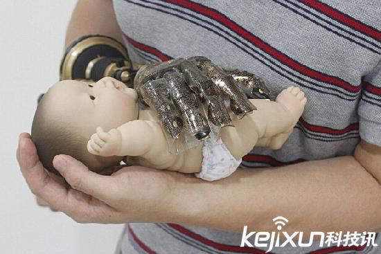 科技之門為殘疾人敞開 智能皮膚可以斷臂續(xù)連？ 