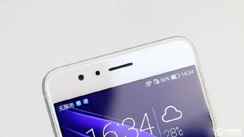 榮耀8上手體驗(yàn)評測：雙玻璃能否突圍金屬時(shí)代?