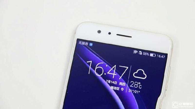 榮耀8上手體驗(yàn)評測：雙玻璃能否突圍金屬時(shí)代?