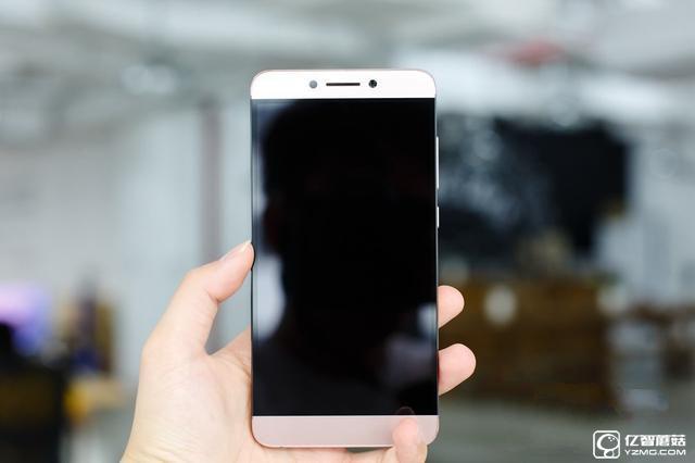 華為P9 Plus/ 樂視樂Max 2對(duì)比評(píng)測(cè)：是遇上強(qiáng)敵 更有誠意！