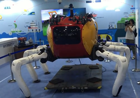 Crabster CR200水下探索機(jī)器人亮相：與螃蟹為靈感（視頻）