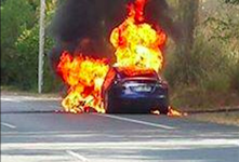 特斯拉電動汽車起火自燃! 事件詳細(xì)報道