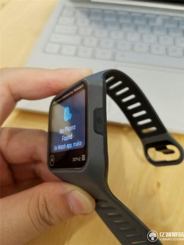 摩托手表原型曝光 Moto360差不點就是方形了