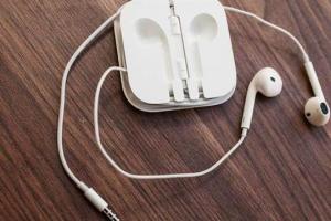 放棄主流藍牙 iPhone7無線耳機采用自有通信技術(shù)
