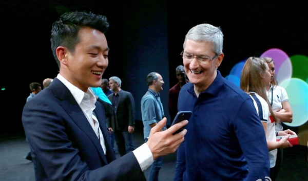iPhone7發(fā)布會(huì)邀請唯一中國明星：蘋果總部門前啃蘋果