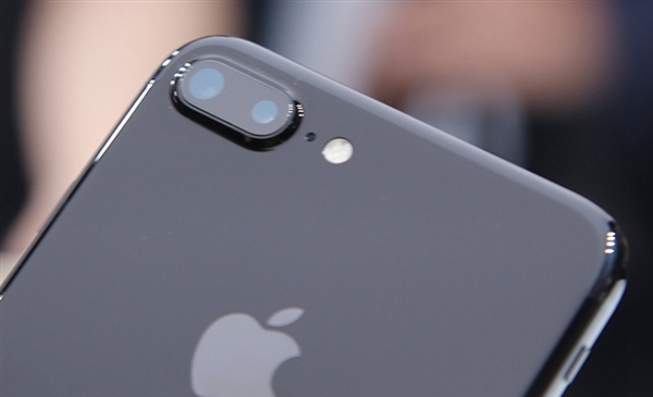 權(quán)威機(jī)構(gòu)評(píng)價(jià)道：iPhone7拍照與6s區(qū)別不大g